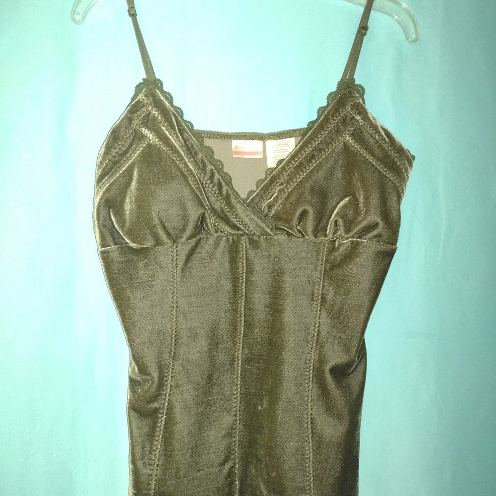 No Boundaries Olive Lace Trim Top - Picture 2 of 7